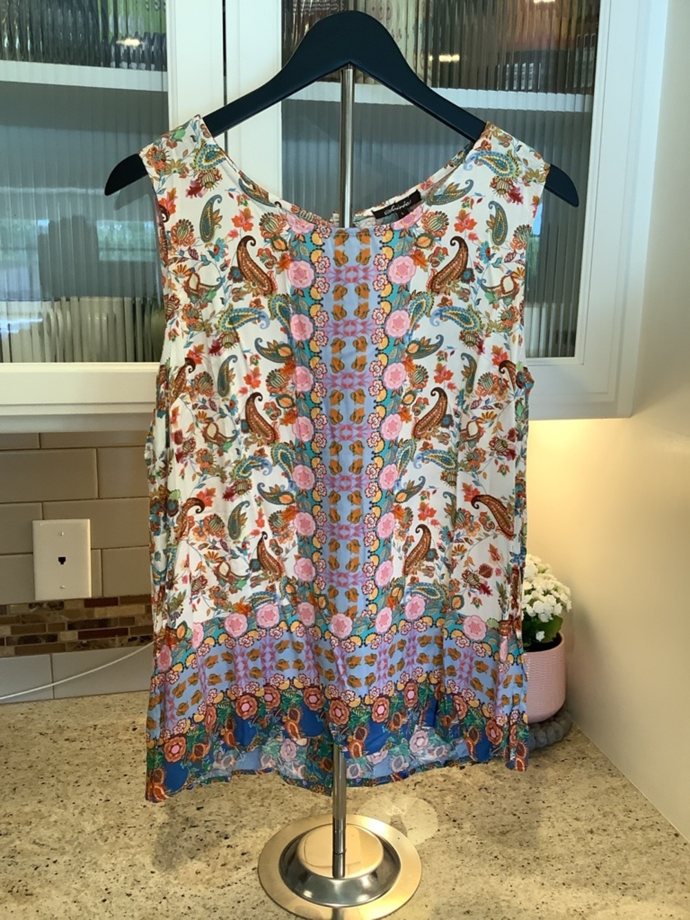 Sleeveless Paisley Floral Print Shell Top - Size Large by Soirée